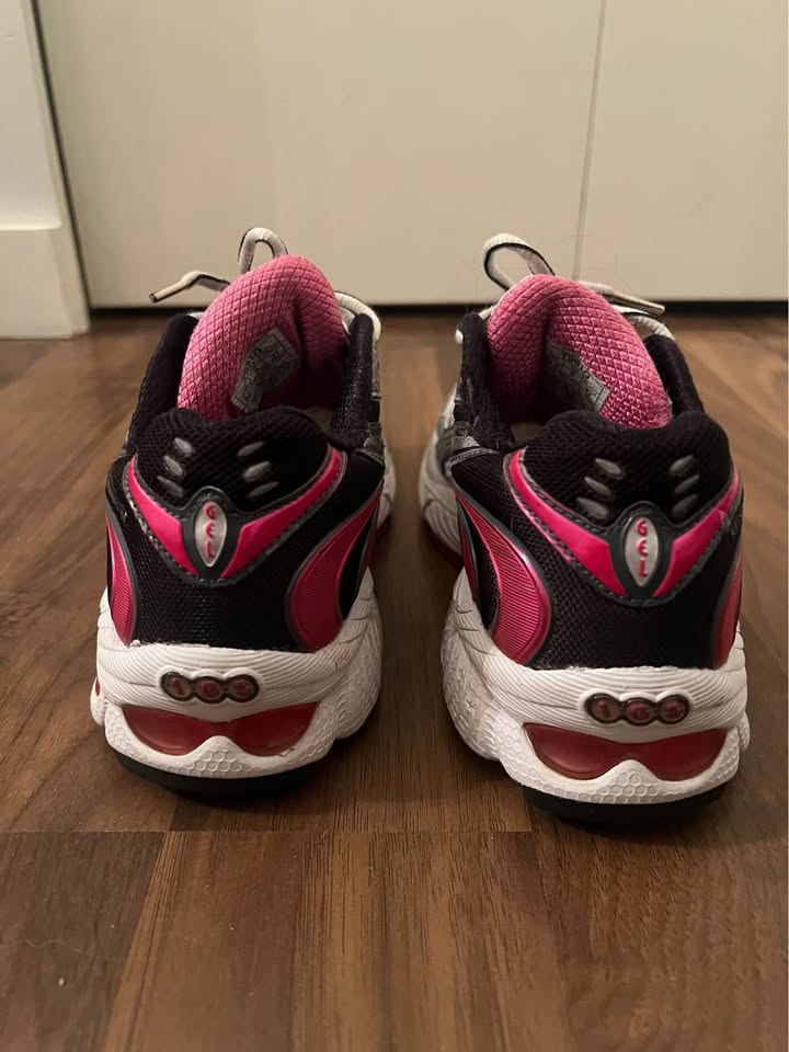 ASICS Shoes - Size 6 - photo 3