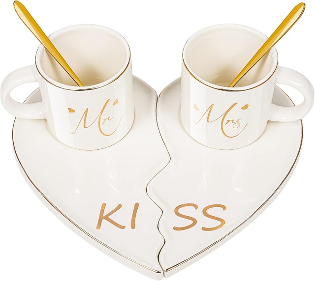 Mr and Mrs Coffee Mugs Set with Kiss Trays