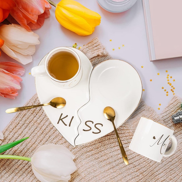 Mr and Mrs Coffee Mugs Set with Kiss Trays - photo 5