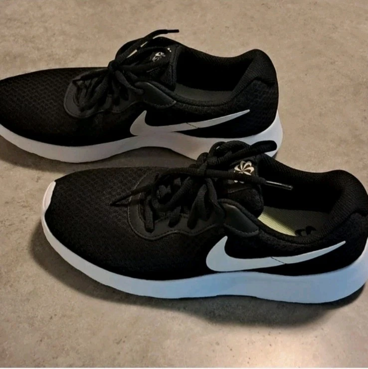 Nike Tanjun Sustainable Sneakers Women's 9.5