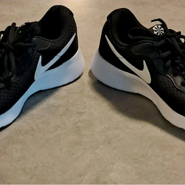 Nike Tanjun Sustainable Sneakers Women's 9.5 - photo 3