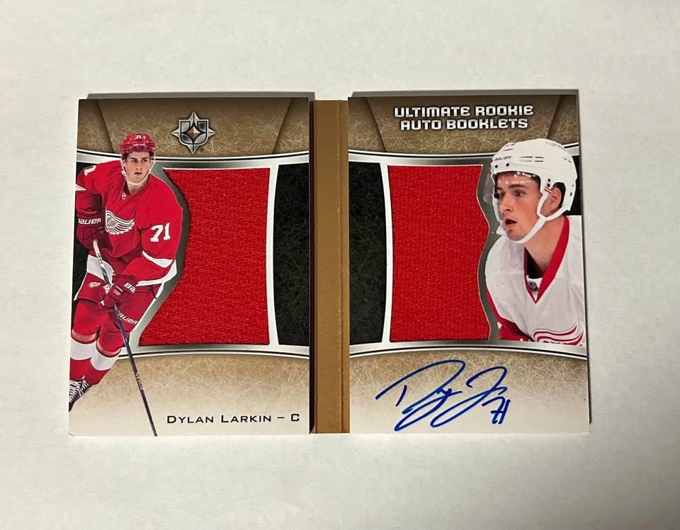 2015-16 Ultimate Collection Dylan Larkin Rookie Booklet /49