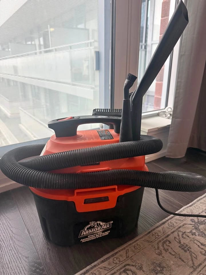 Armor All Vacuum Cleaner with 4 nozzles