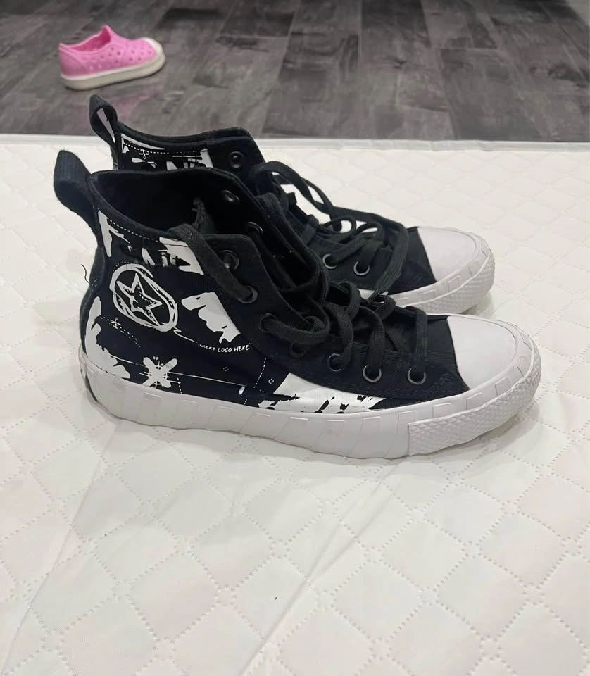 Black and white high top converse - photo 3