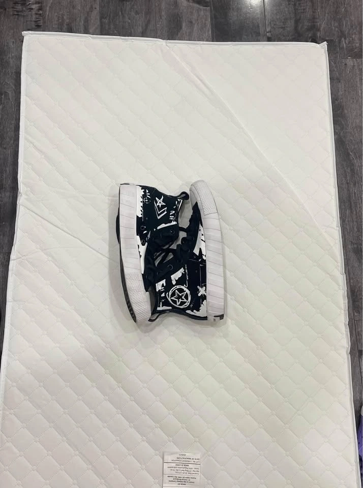 Black and white high top converse - photo 5