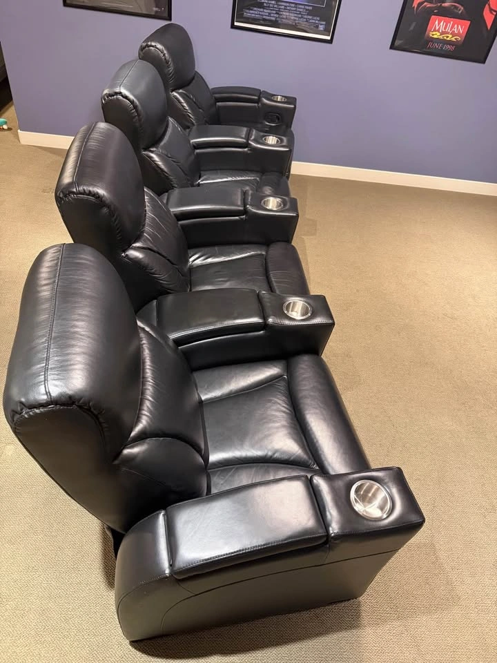 Theatre Seating - 4 Black Recliner Chairs - photo 2
