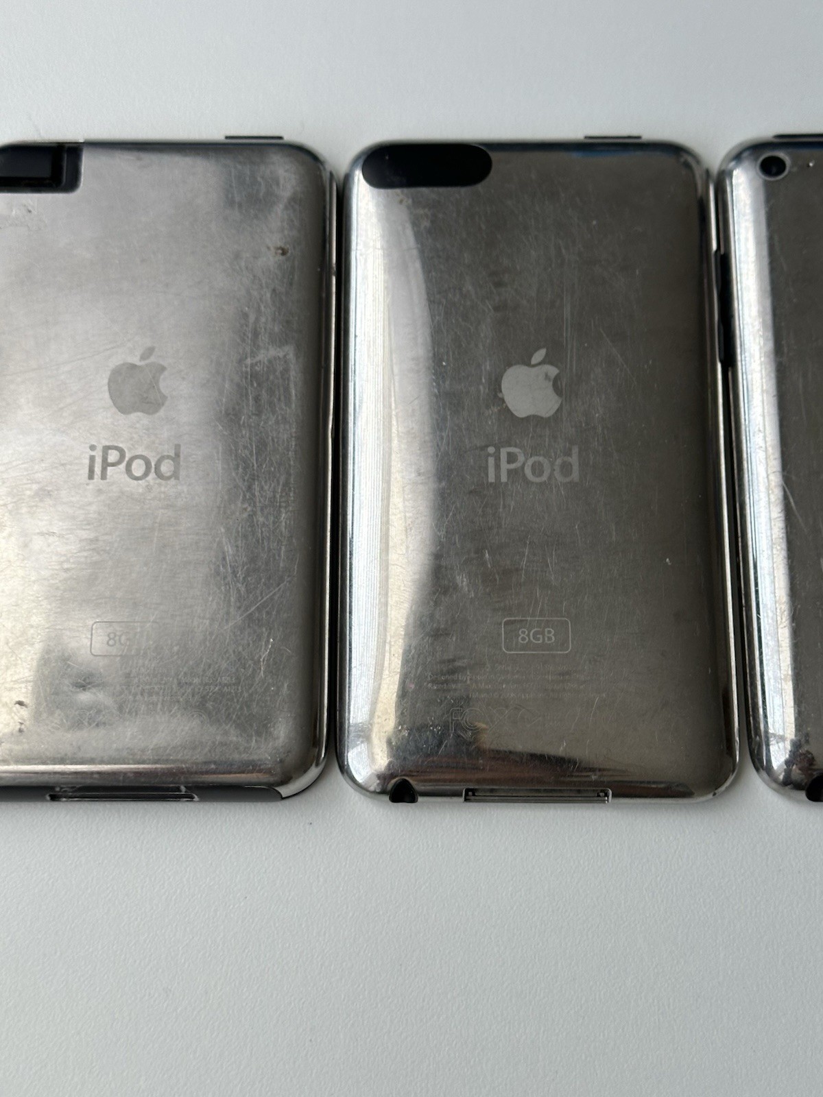 Apple iPod Touch 8GB Lot of 3 For Repair Cracked Screens AS-IS - photo 2