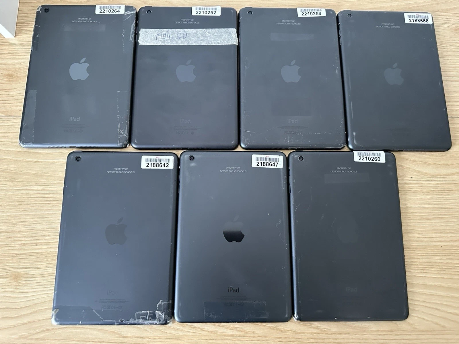 7x Apple iPad Mini Tablet A1432 - School Engraved - Untested - C - photo 4