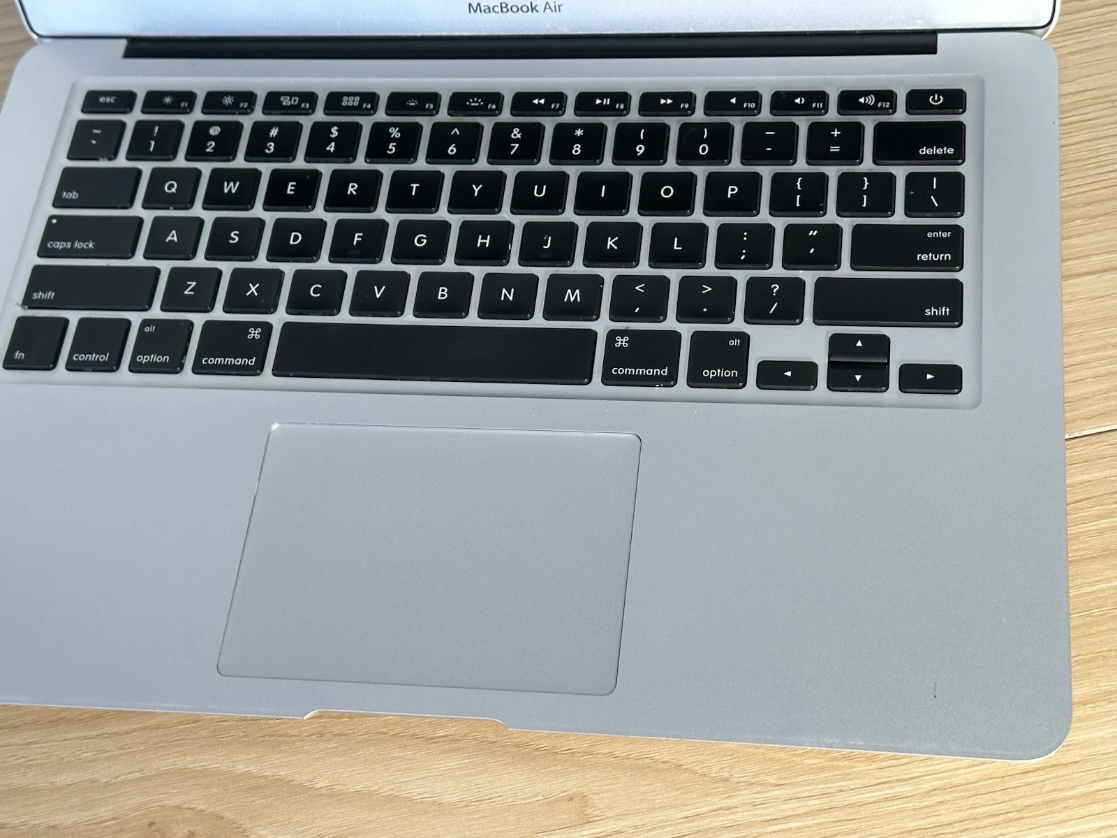 MacBook Air 13” A1466 2013 i5 Laptop - Turns On, No Display (Par - photo 4