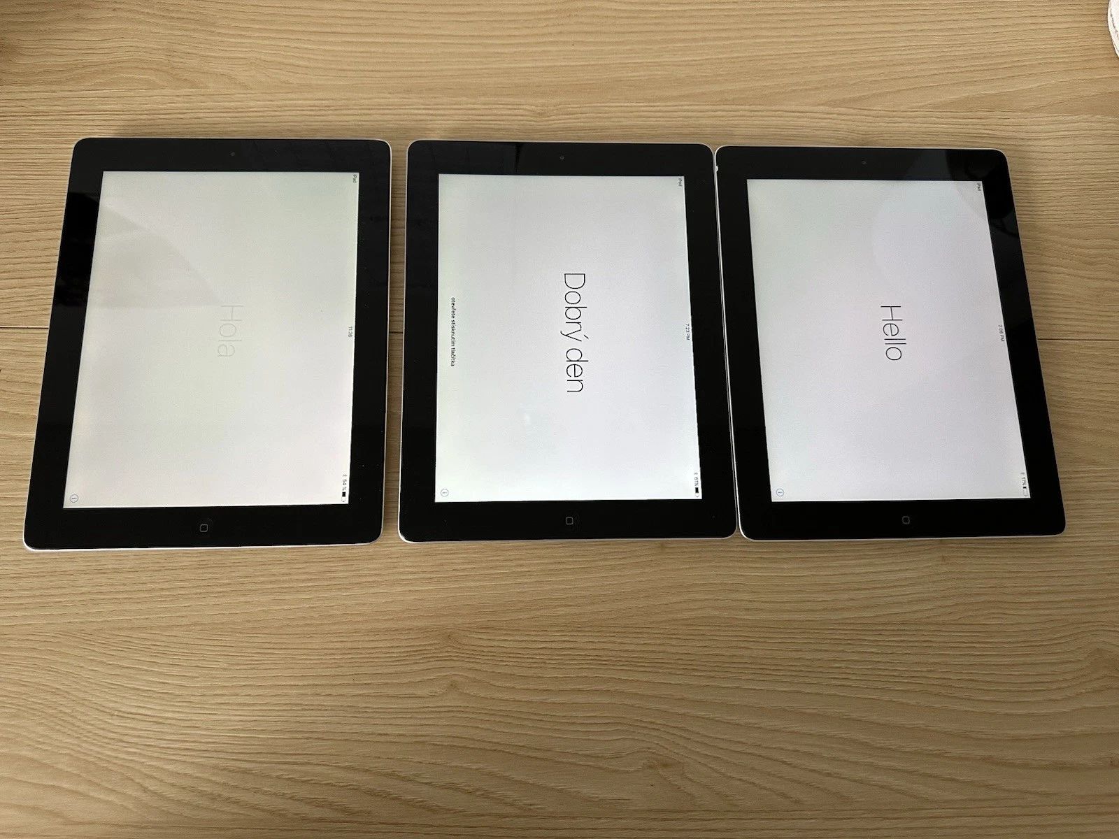 Apple iPad 4th Gen A1458 9.7" Tablets Bundle of 3 - For Parts