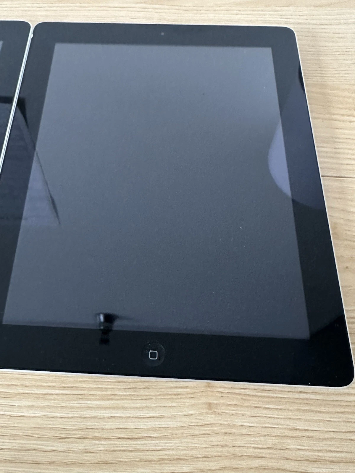 Apple iPad 4th Gen A1458 9.7" Tablets Bundle of 3 - For Parts - photo 4