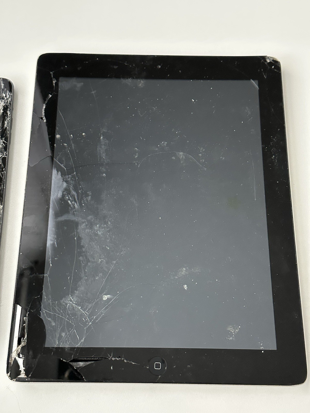 Apple iPad Mini + 9.7" Tablet Lot 2 Broken Screens - photo 4