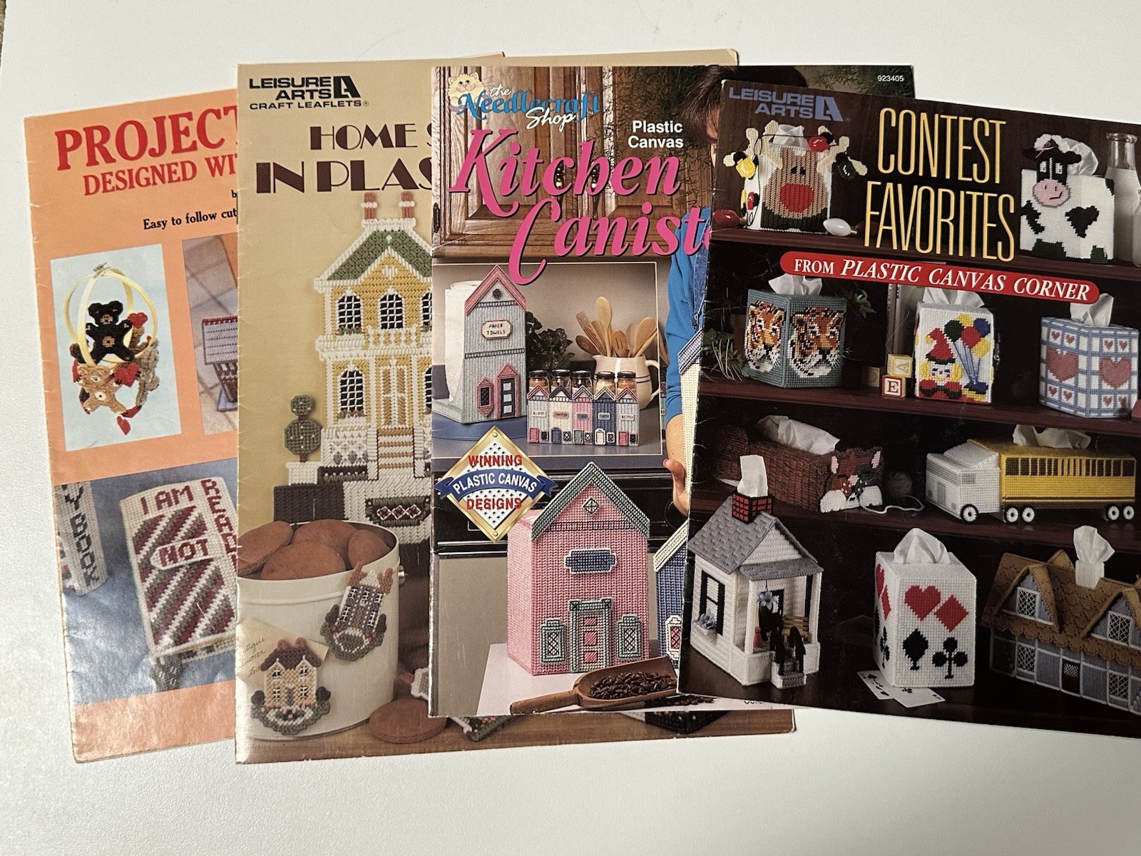 Plastic Canvas Craft Pattern Books Set of 4 Leisure Arts
