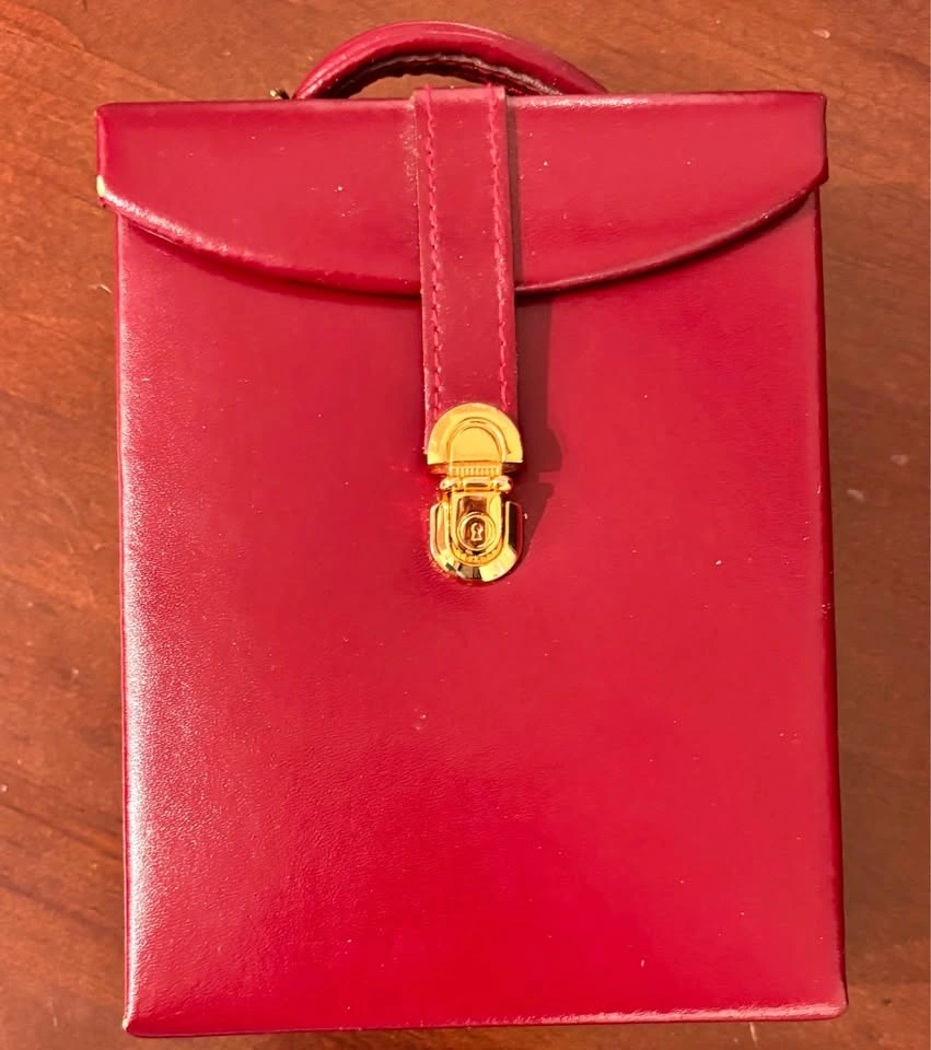 Wolf Designs Fold-out Jewelry Box (burgundy)