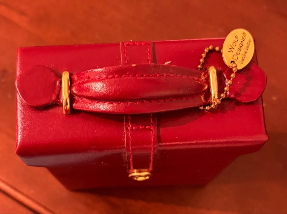 Wolf Designs Fold-out Jewelry Box (burgundy) - photo 3