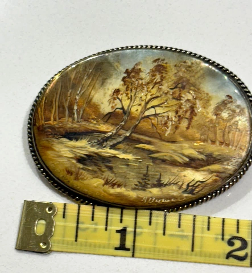 Vintage Russian Fedoskino Hand Painted Lacquer Brooch