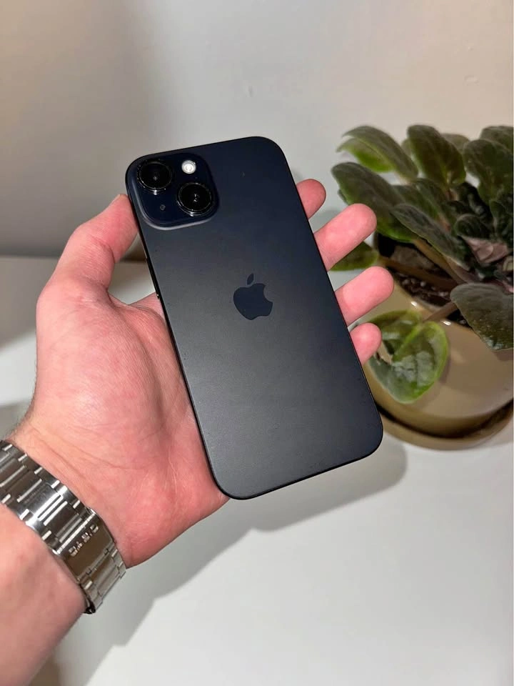 iPhone 15 128GB