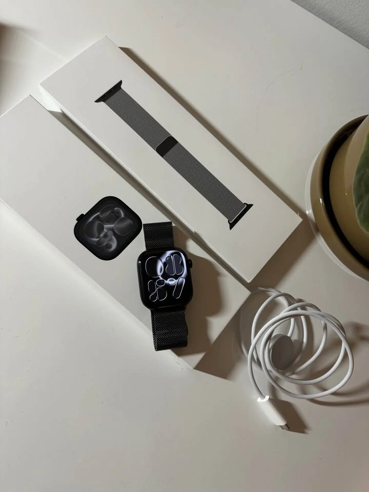 Apple Watch Series 11 46mm (GPS) - photo 4