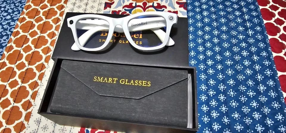 BooaBei Smart Glasses Black USB Connectivity w/ Cable & Case