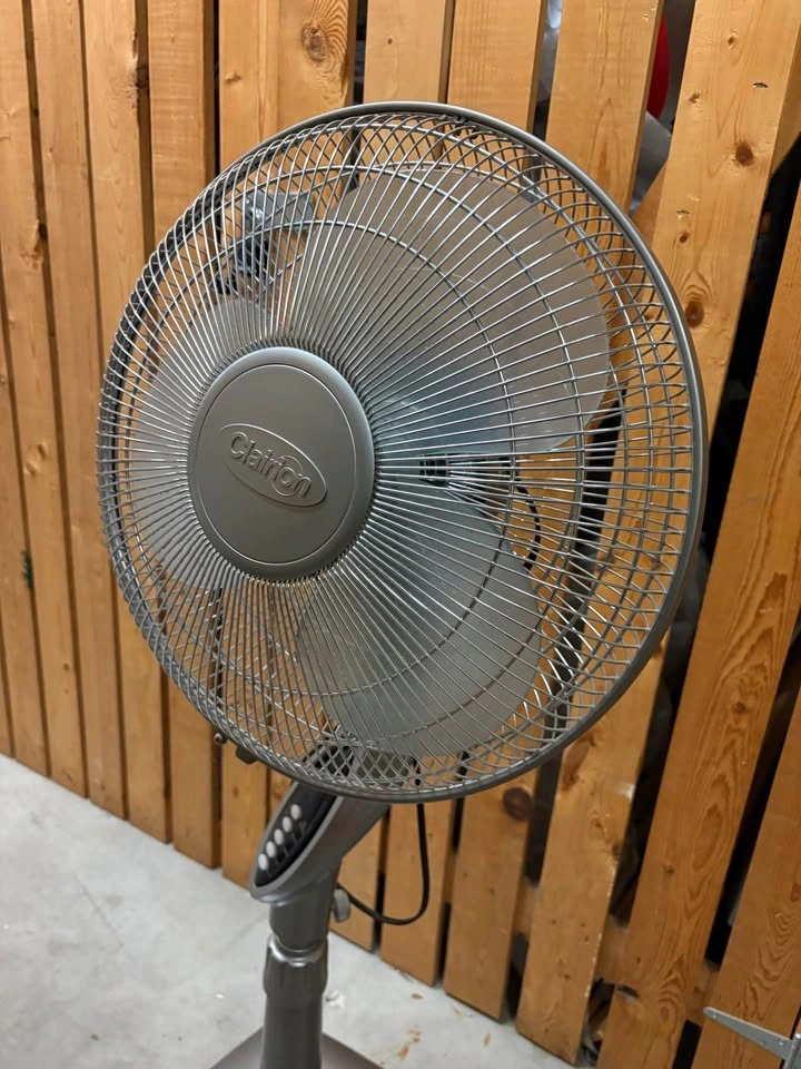 Pedestal Fan - photo 3