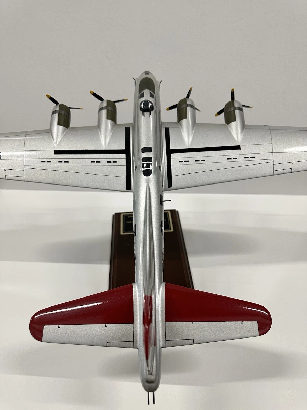 Boeing B-17G Flying Fortress Model Aircraft Wood Base WWII Bombe - photo 4