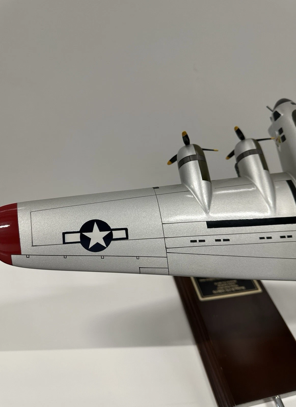 Boeing B-17G Flying Fortress Model Aircraft Wood Base WWII Bombe - photo 5