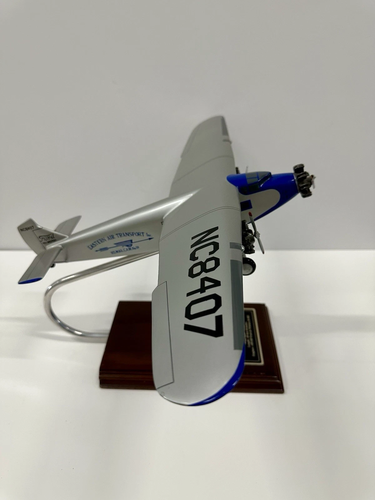 Ford Tri-Motor NC 8407 Airplane Model w/ Wood Base - photo 2