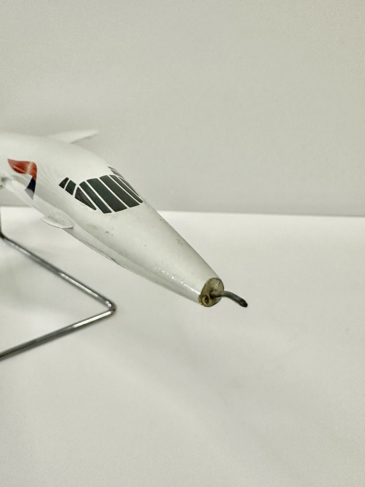 Concorde Model British Airways Airplane Display w/ Stand - photo 3