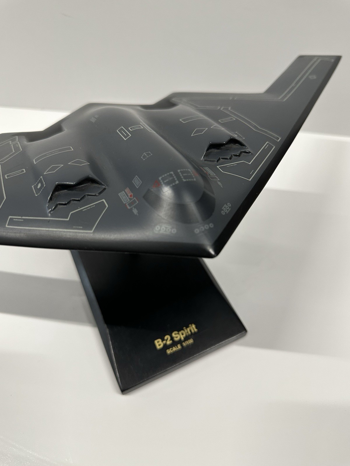 B-2 Spirit Stealth Bomber Model 1/200 Museum Quality Wood Displa - photo 2