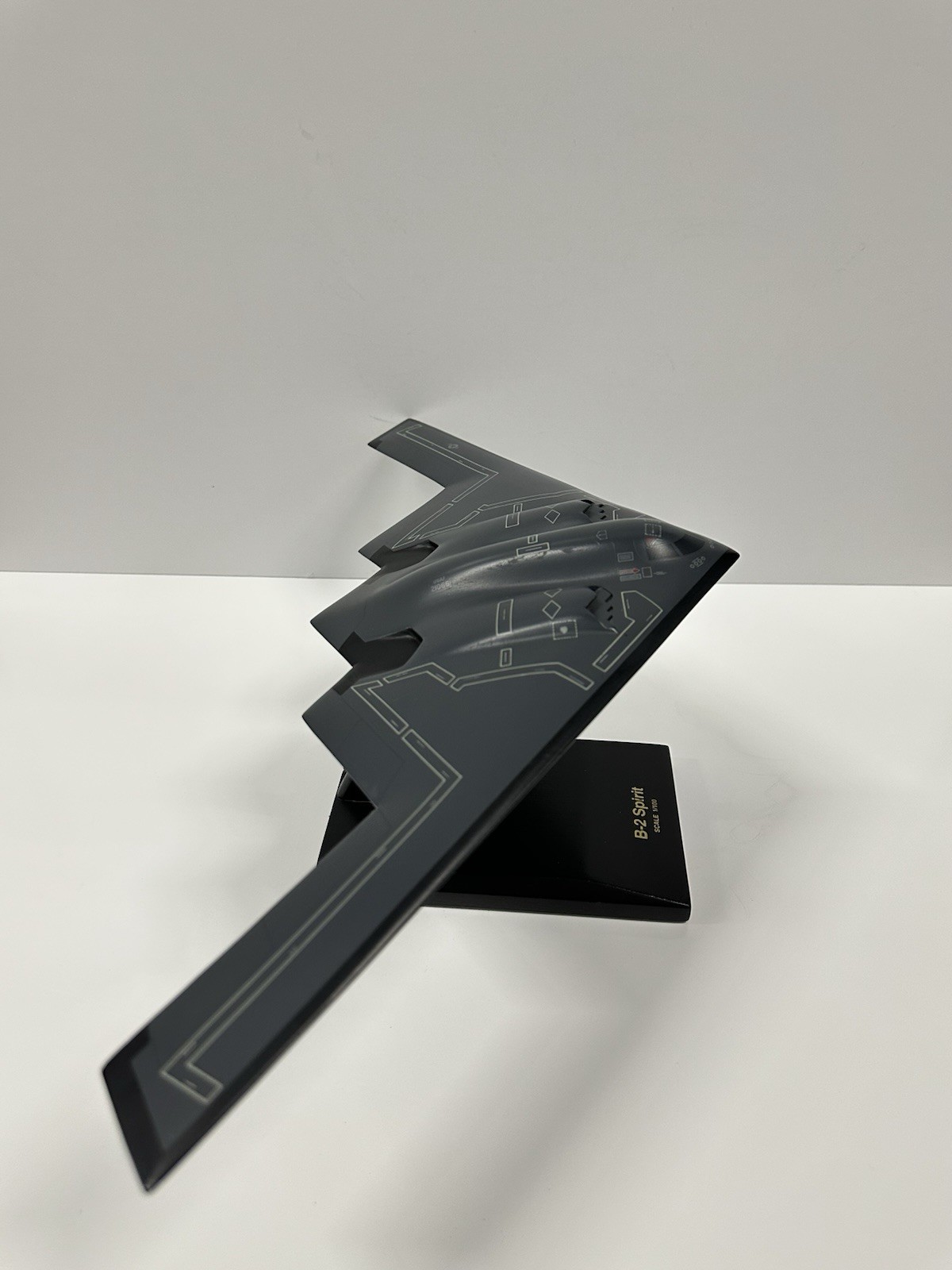 B-2 Spirit Stealth Bomber Model 1/200 Museum Quality Wood Displa - photo 4