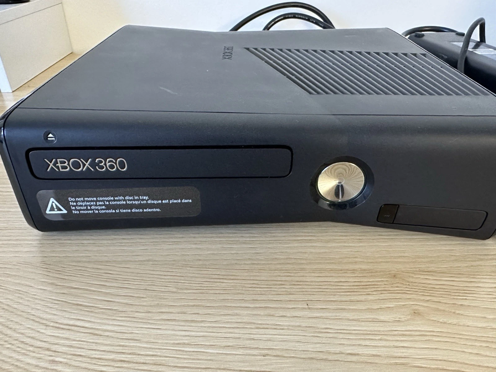Xbox 360 S 250GB Console w/ Controller & Power - Tested - photo 3