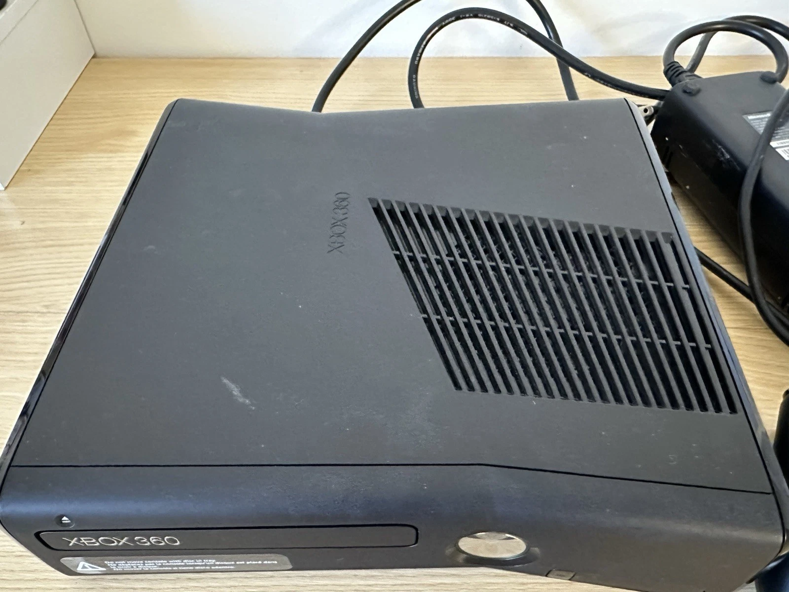 Xbox 360 S 250GB Console w/ Controller & Power - Tested - photo 4