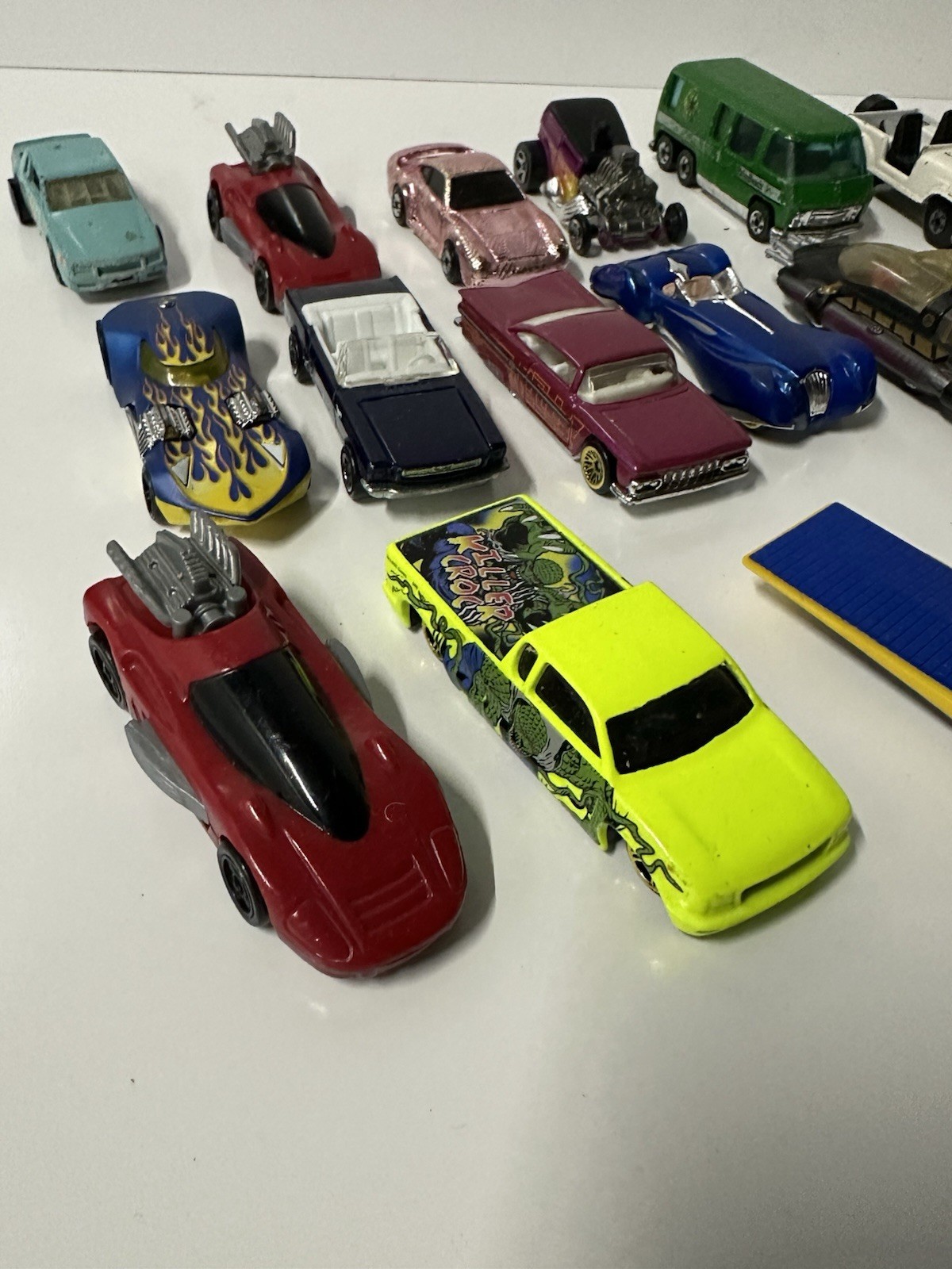 Hot Wheels Diecast Cars Lot 90s 2000s Mixed Vintage - photo 2