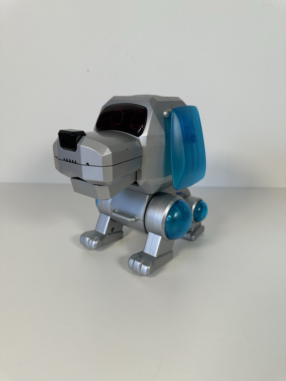 Tiger Electronics Sega Robot Dog 2000 - Working (No Tail)