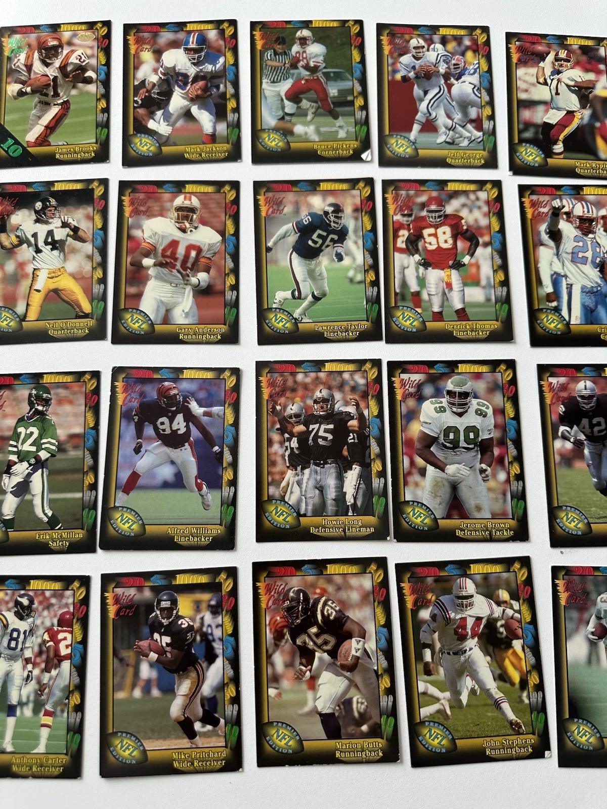 1991 Wild Card NFL Football Cards Lot of 26 - photo 3
