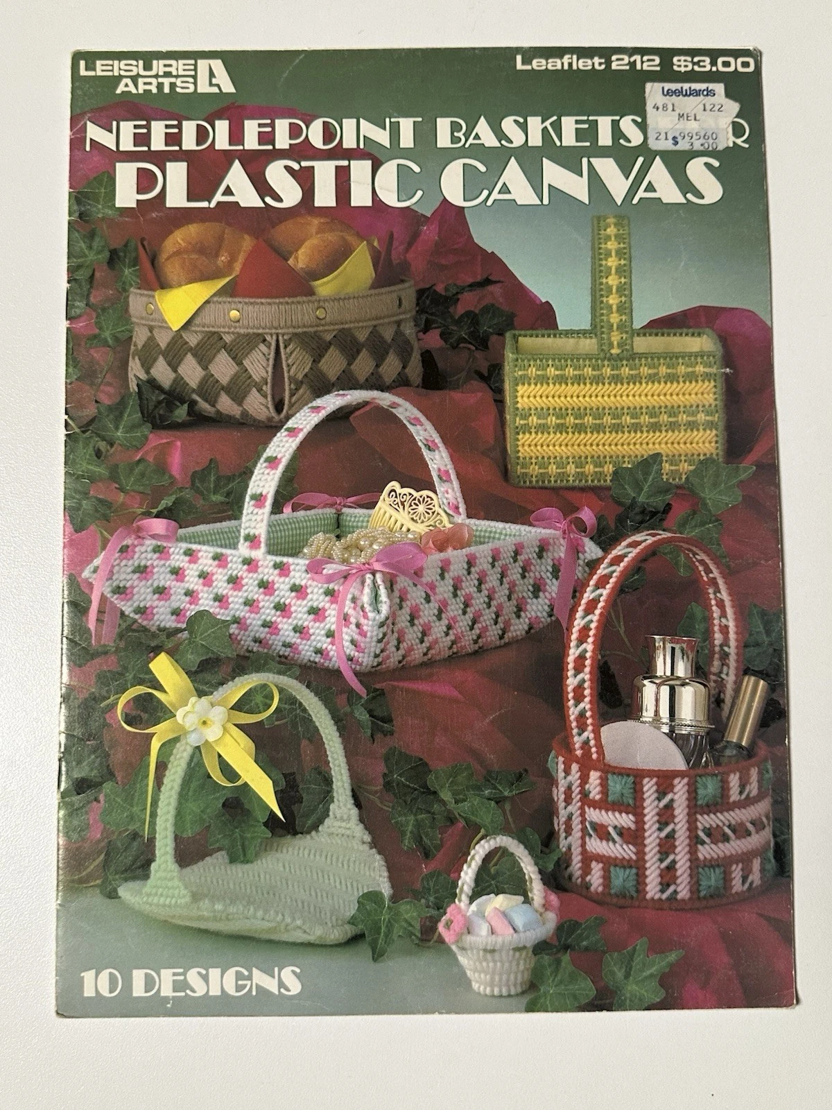 Plastic Canvas Tote Bag Pattern Books Set of 4 - photo 4
