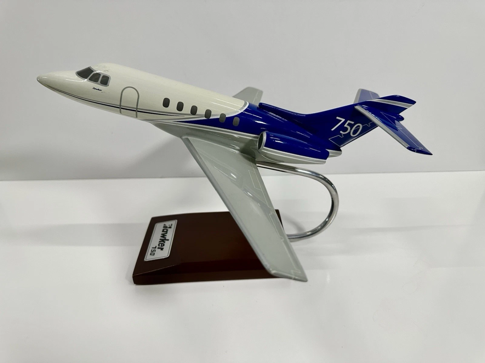 Hawker 750 Model Airplane 1/48 Display Stand Business Jet