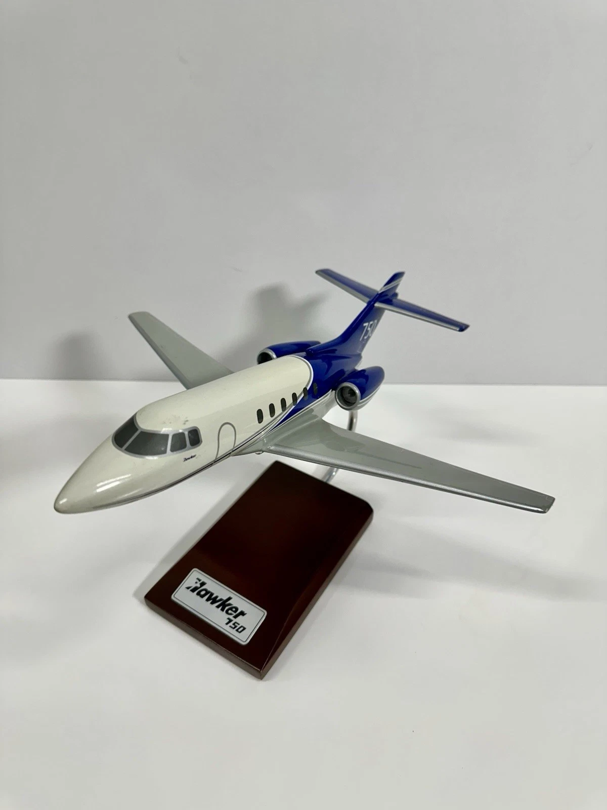 Hawker 750 Model Airplane 1/48 Display Stand Business Jet - photo 3