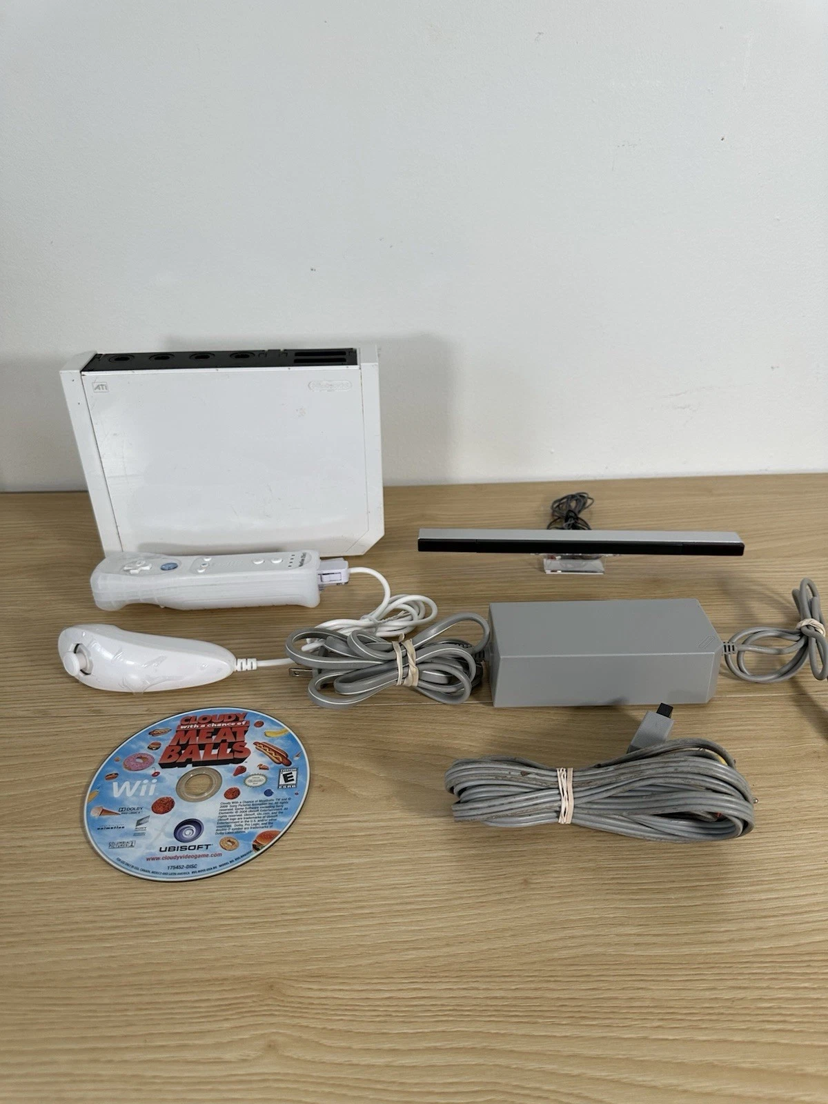 Nintendo Wii Console Bundle White Tested Works Game 3rd Party Re