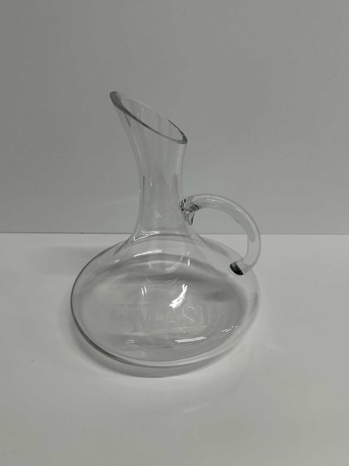 True Capuli Wine Decanter 52oz / 1.5L Handled Glass Carafe – New - photo 4
