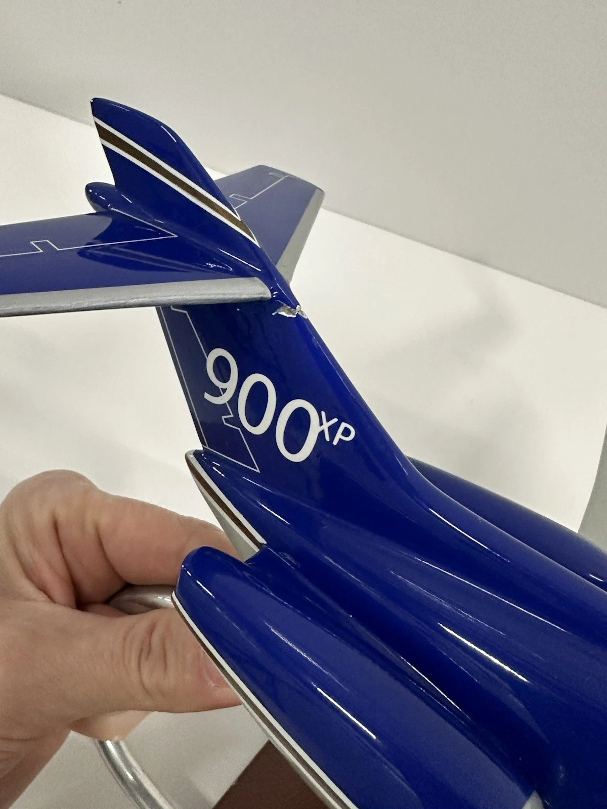 Hawker 900XP Jet Model 1/48 Wood Stand Aircraft Display Plane - photo 5