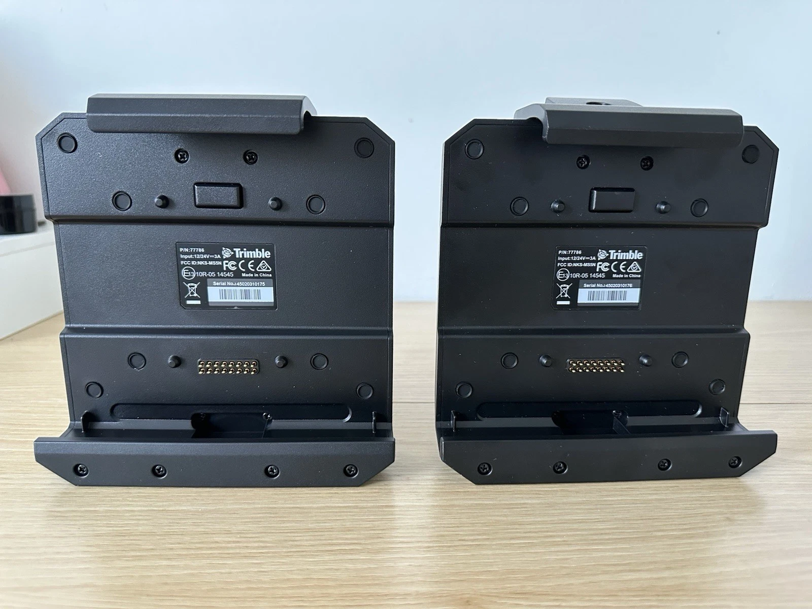 Trimble 77786 Lot of 2 Vehicle Docking Stations - photo 3