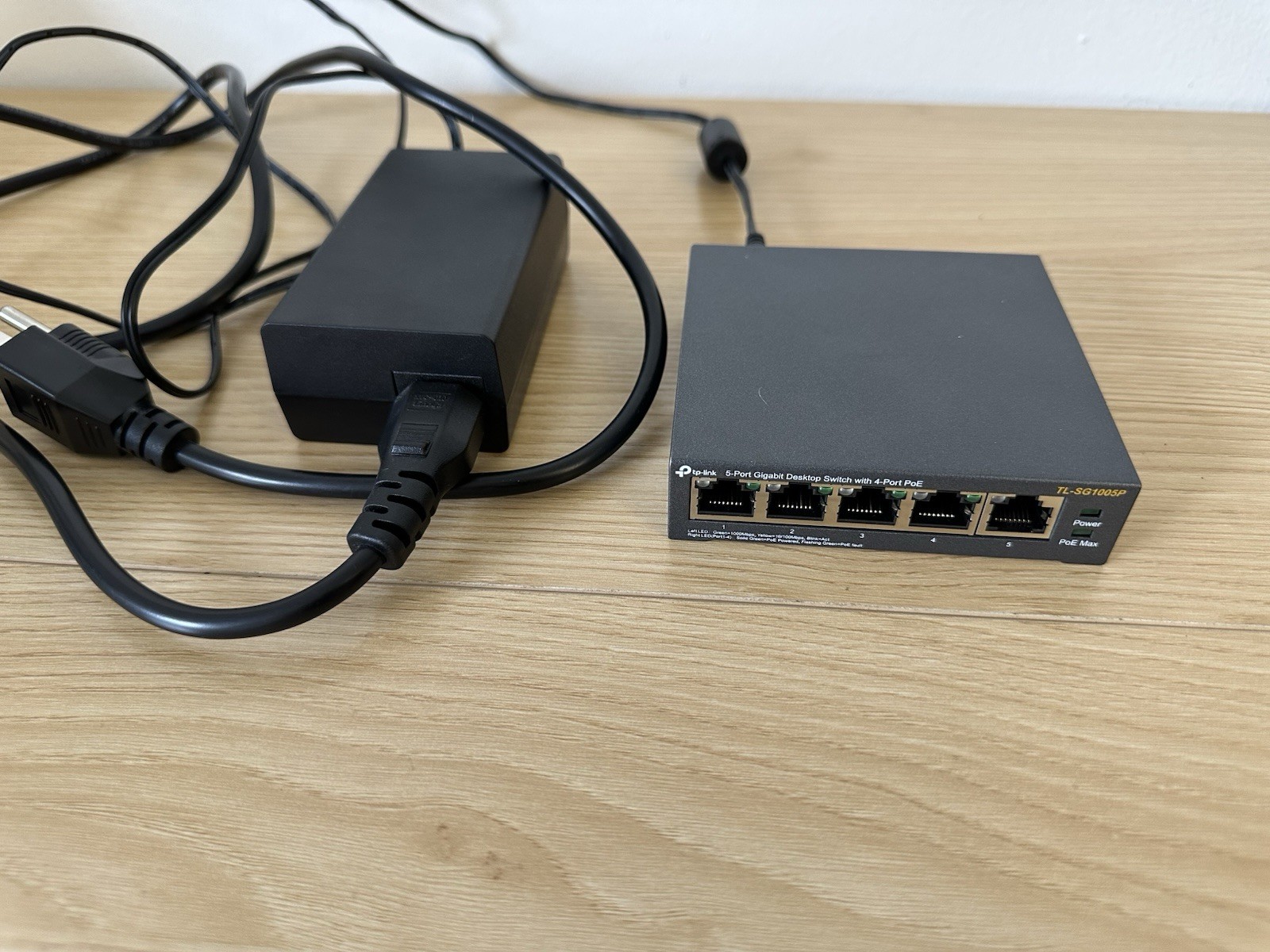 TP-Link TL-SG1005P 5-Port Gigabit PoE Switch