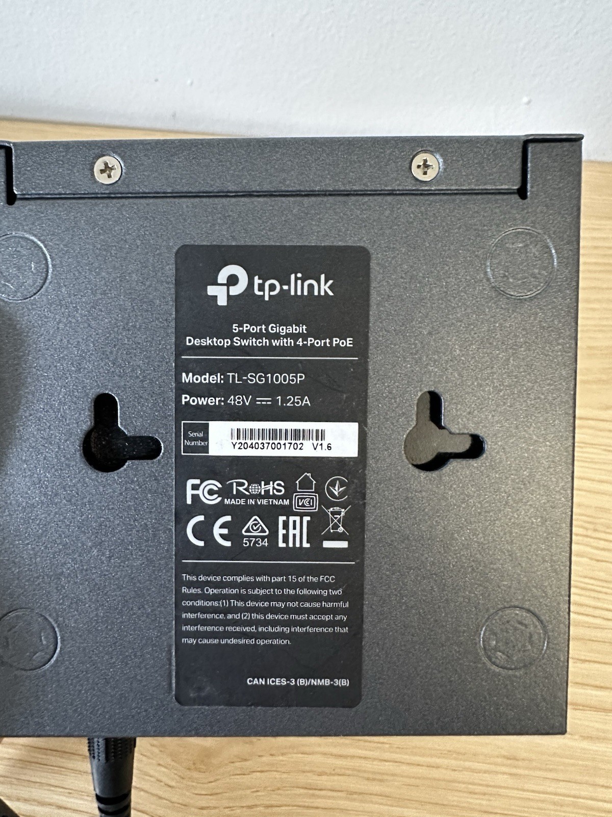 TP-Link TL-SG1005P 5-Port Gigabit PoE Switch - photo 5