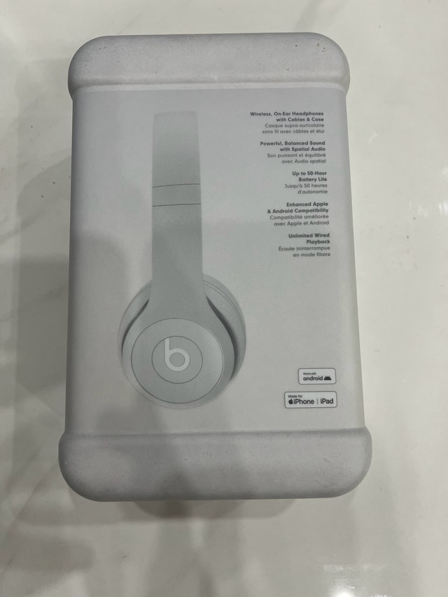 Beats Solo 4 (SEALED) - photo 2