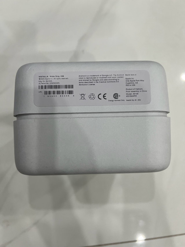 Beats Solo 4 (SEALED) - photo 4