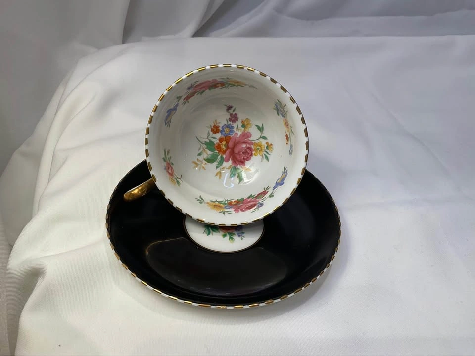Royal Chelsea Vintage Tea Cup Cabbage Rose Black Teacup & Saucer - photo 3