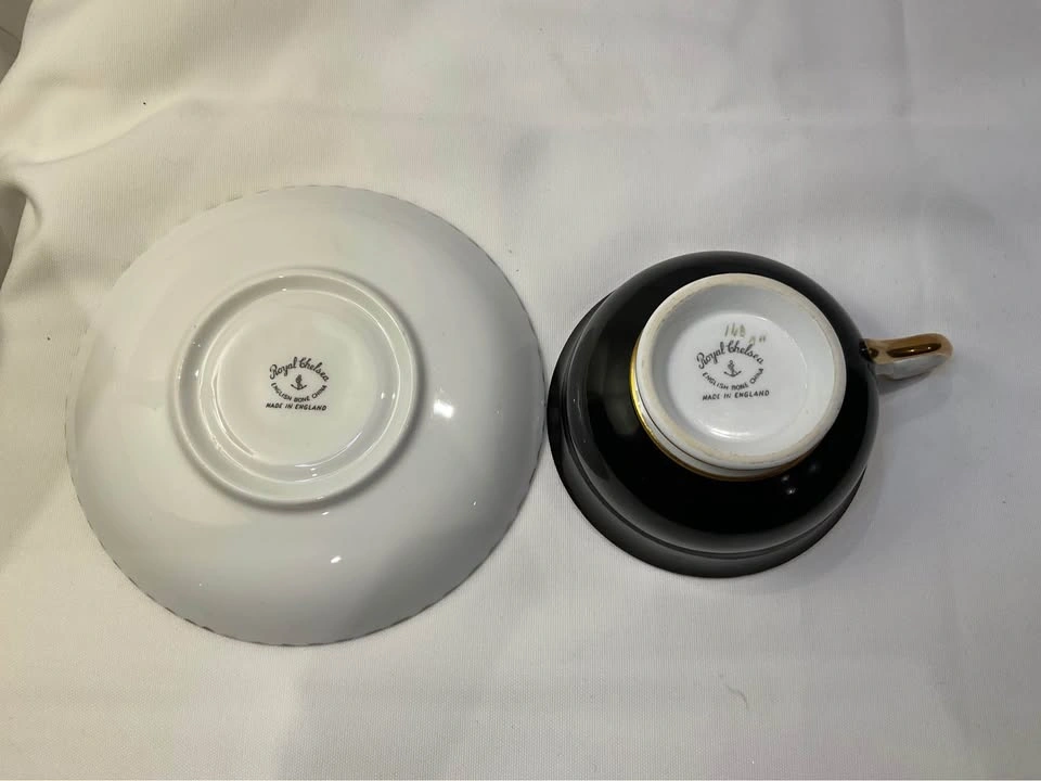 Royal Chelsea Vintage Tea Cup Cabbage Rose Black Teacup & Saucer - photo 4