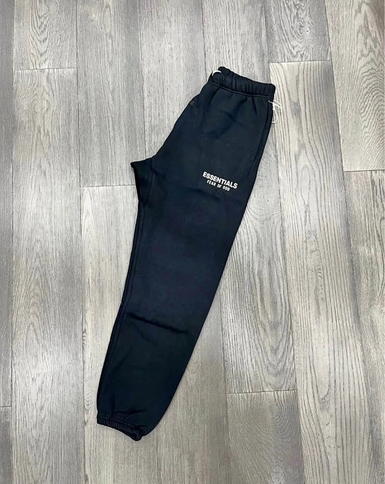 ESSENTIALS FW24 Sweatpants - Size L - photo 2