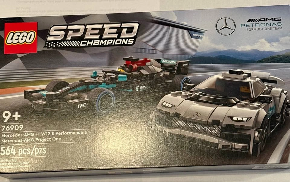 Lego 76909 Speed Champions Mercedes-AMG F1 W12 & Project One